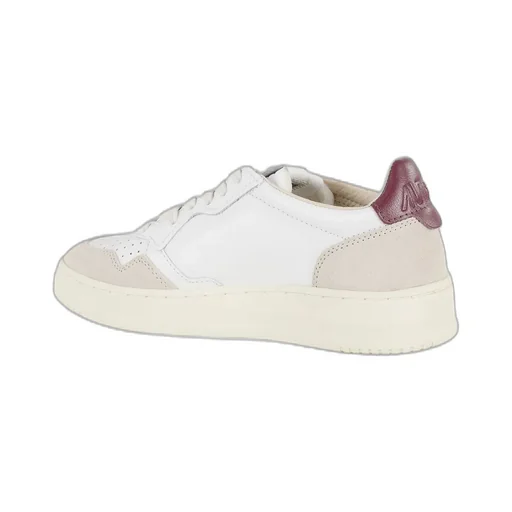 Medalist Low-Top Sneakers