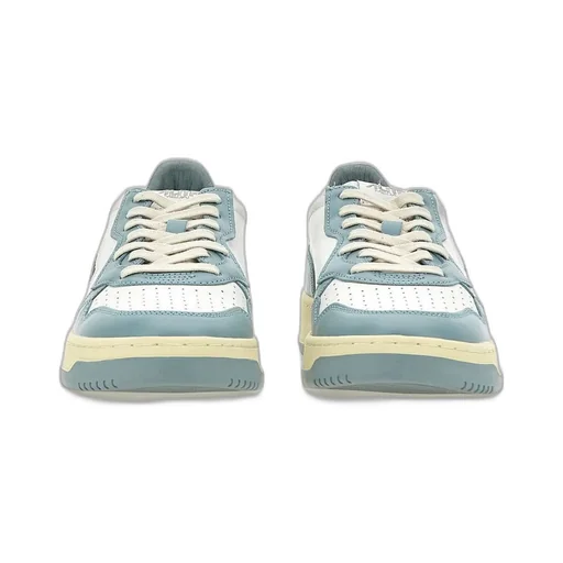 Medalist Low-Top Sneakers