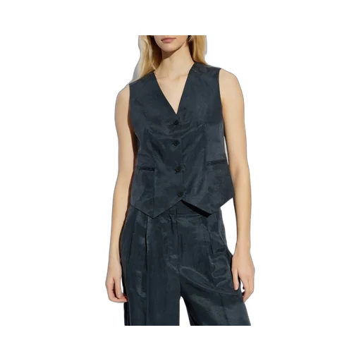 Averie Vest