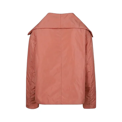 Wide-Collar Buttoned Jacket