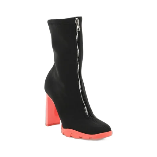 Slim Tread Zipped Boots