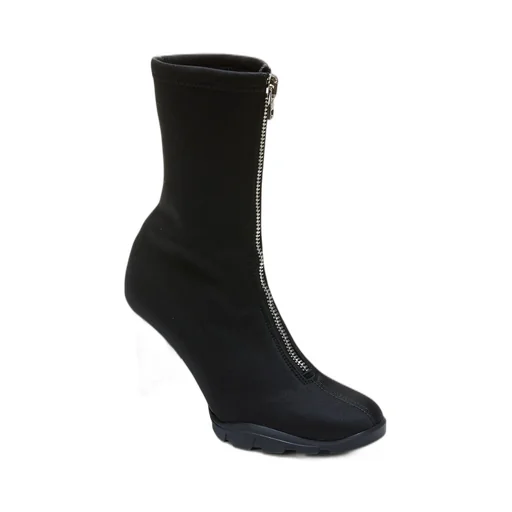 Slim Tread Zipped Boots