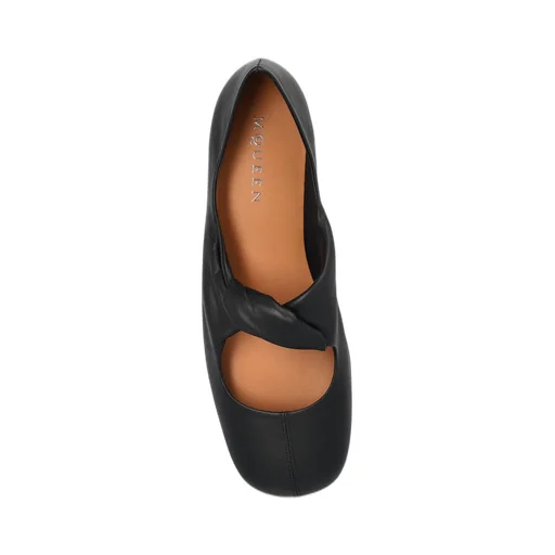 Twist-Detailed Round-Toe Ballet Flats