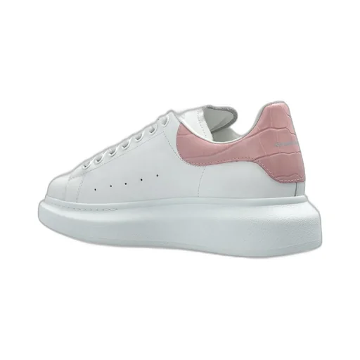 Oversized Lace-Up Sneakes