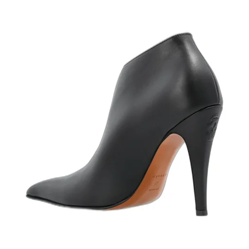 Pointed-Toe Heeled Pumps