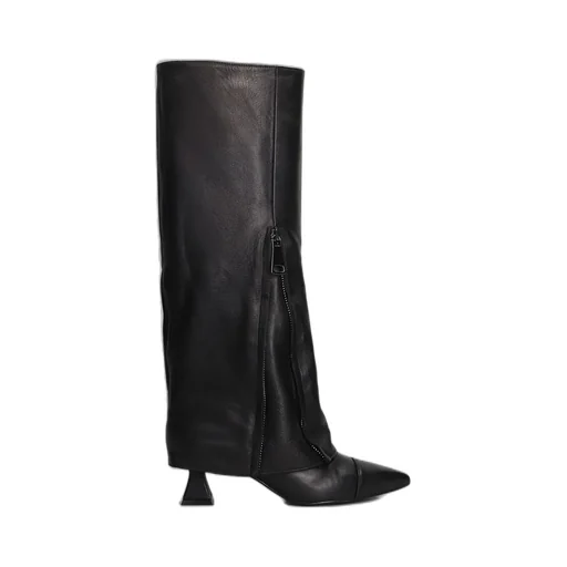 Zipped Pointed Toe Boots
