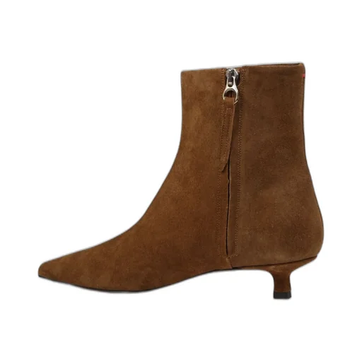 Pointed-Toe Zipped Boots