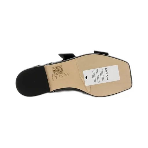 Tekla Buckle Sandals