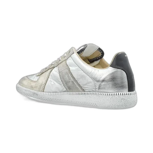 Low-Up Sneakers