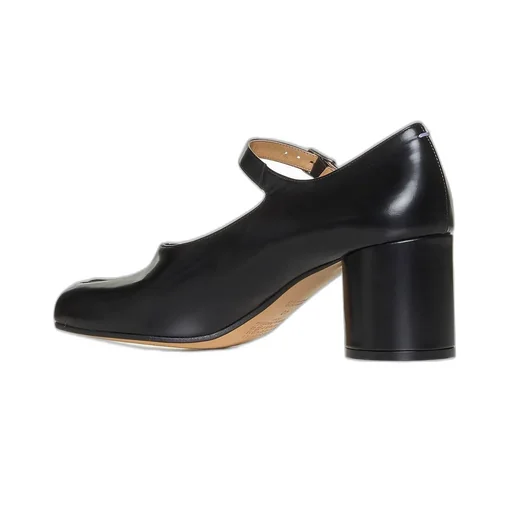 Tabi Buckle-Fastened Mary Jane Pumps