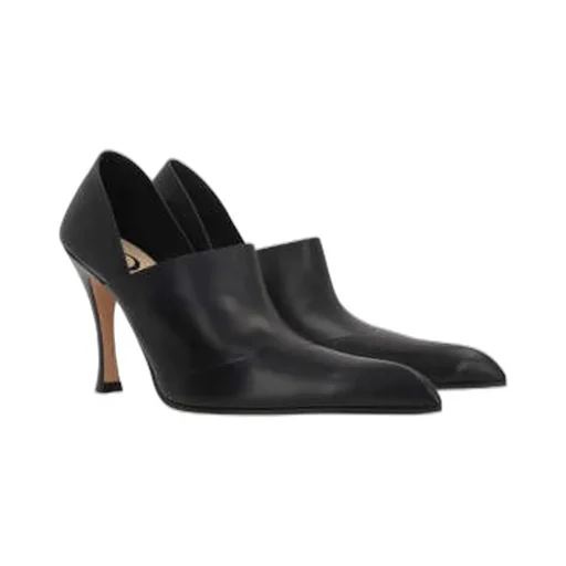 Comic Pointed-Toe Pumps