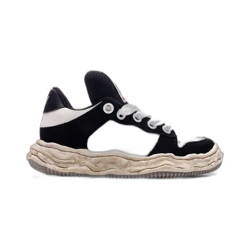 Low Top Sneakers