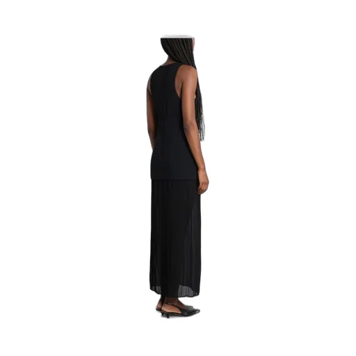 V-Neck Sleeveless Maxi Dress With Pleated Skirt