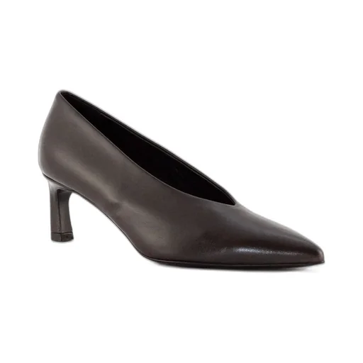 V-Neck Pumps