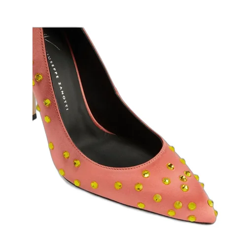 Pointed-Toe Pumps