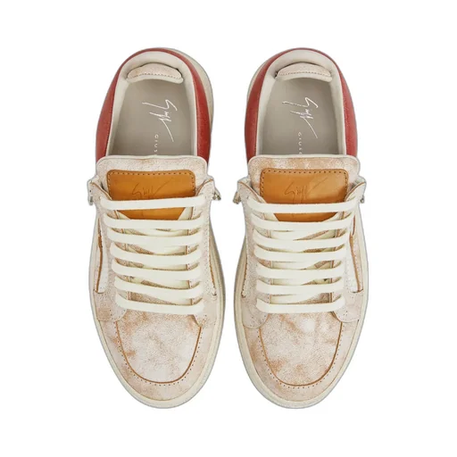 Low-Top Sneaker
