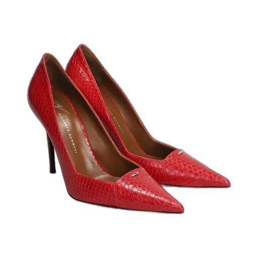 Pointed-Toe Pumps