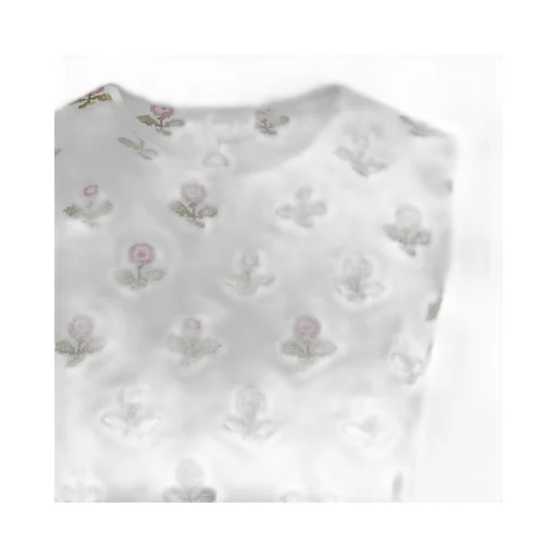 Sleeveless Sweater With Floral Embroidery