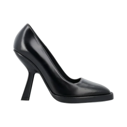Pointed-Toe Pumps With Sculpted Heel