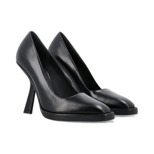 Pointed-Toe Pumps With Sculpted Heel