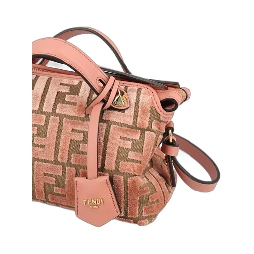 Kan I Fendi Baguette Bag