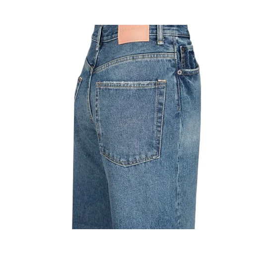 Wide-Leg Jeans