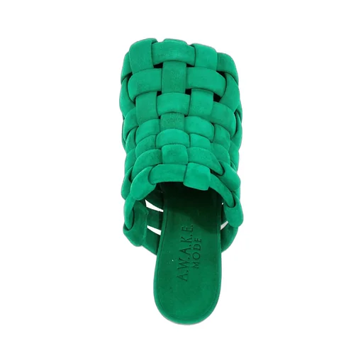 The Pouch 20