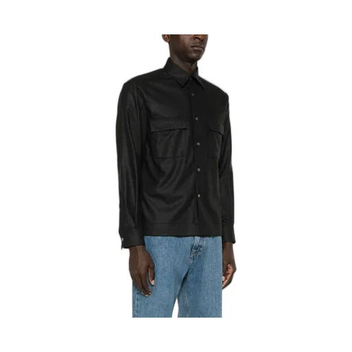 Button-Up Shirt With Two Chest Pockets