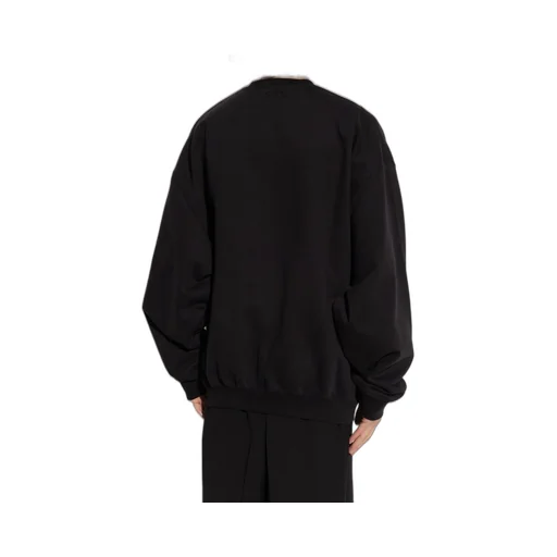 Sweatshirt With Apple Graphic