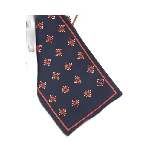 Scarf With Geometric Pattern