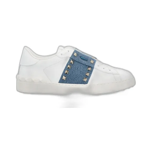 Low-Top Sneakers With Studs