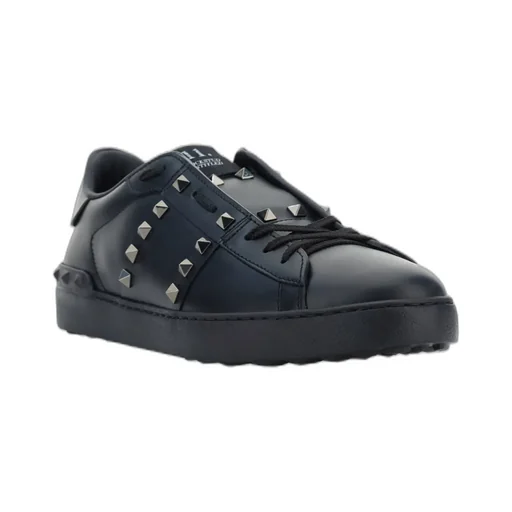 Open Sneakers