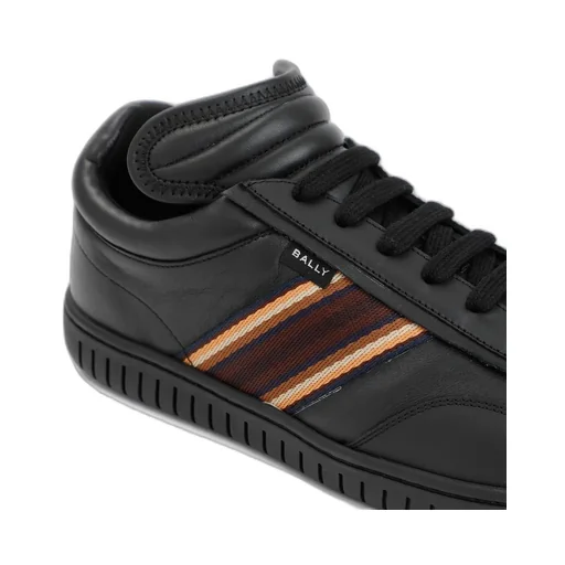 B-Court Sneakers