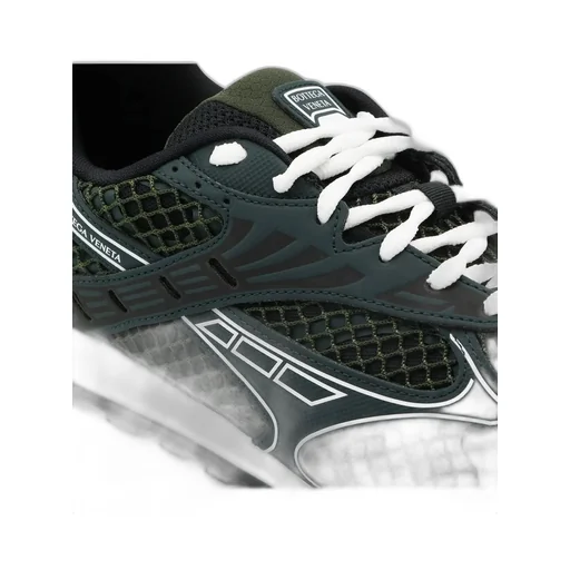 Runner Sneakers
