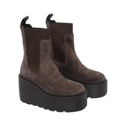 Platform Chelsea Boots