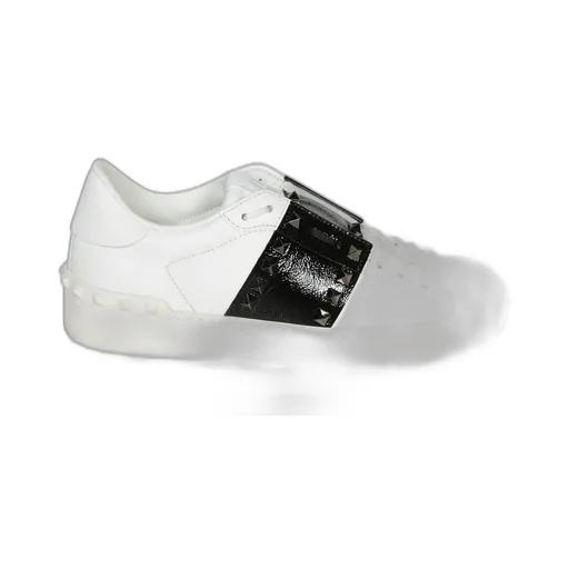 Low-Top Sneakers