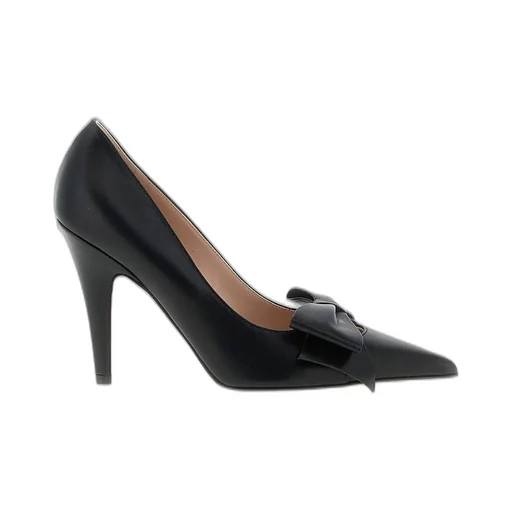 Pumps With Bow Detail