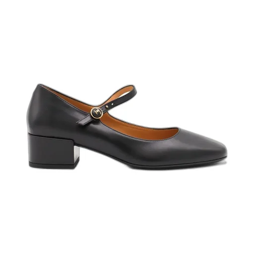 Mary Jane Pumps