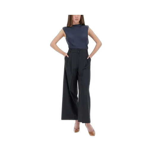 Sleeveless Boat Neck Top