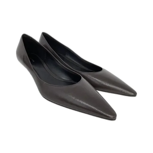 Pointed Toe Kitten Heels