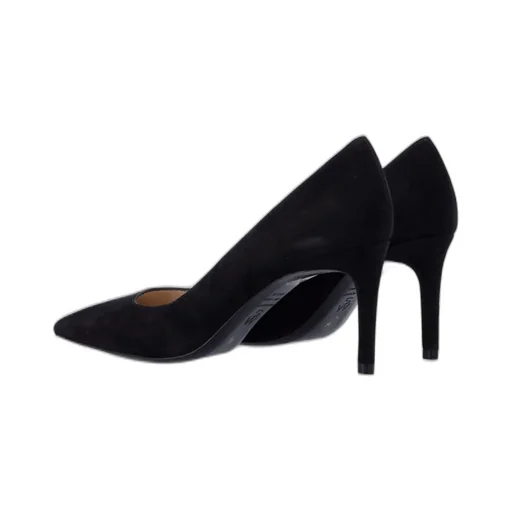 Pointed-Toe Pumps