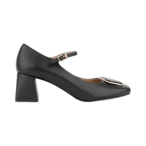 Mary Jane Pumps