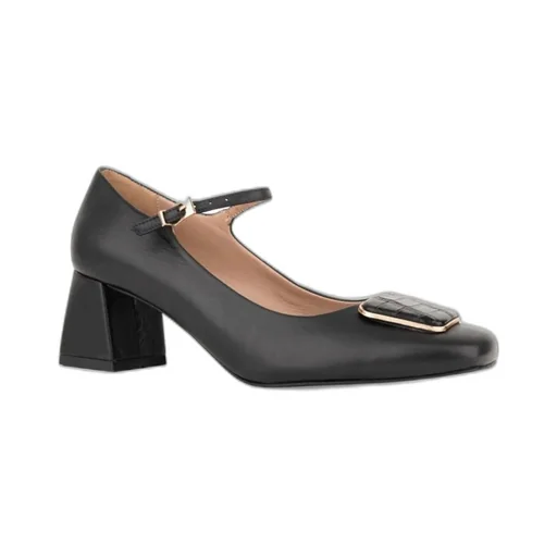 Mary Jane Pumps