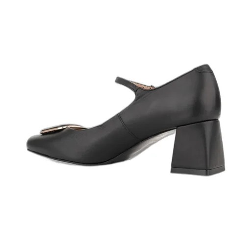 Mary Jane Pumps