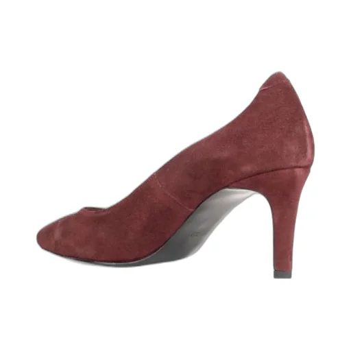 Pointed-Toe Pumps