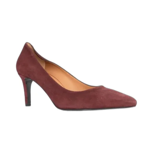 Pointed-Toe Pumps