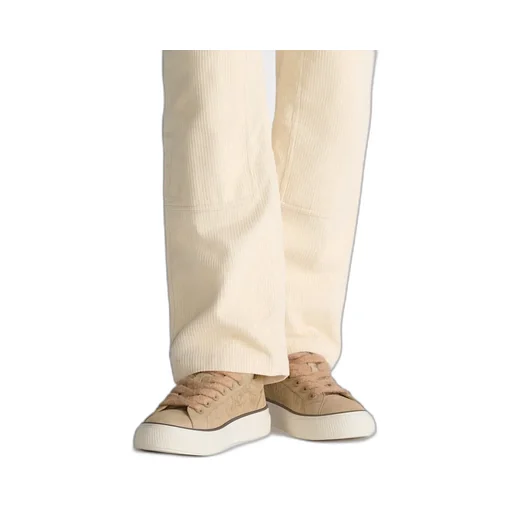 B33 Spin Sneaker