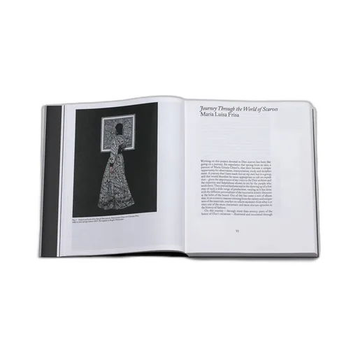 Book: Dior Scarves. Fashion Stories