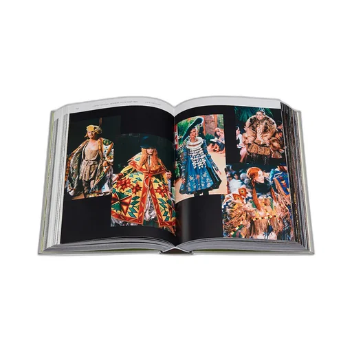 Book: Dior DÉFilÉS