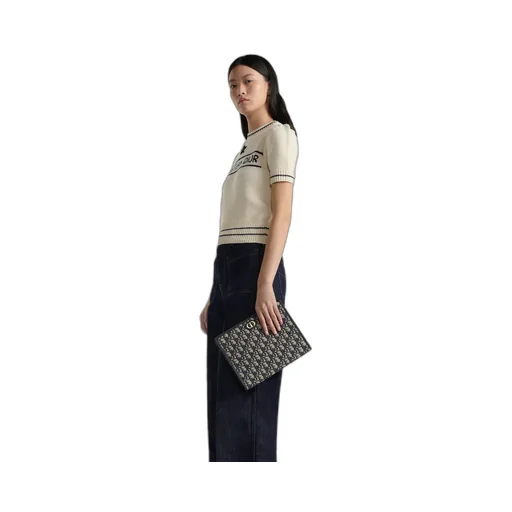 30 Montaigne Dea Pouch